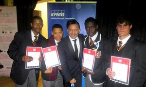 Academia hou naam hoog by Rekeningkunde Olimpiade